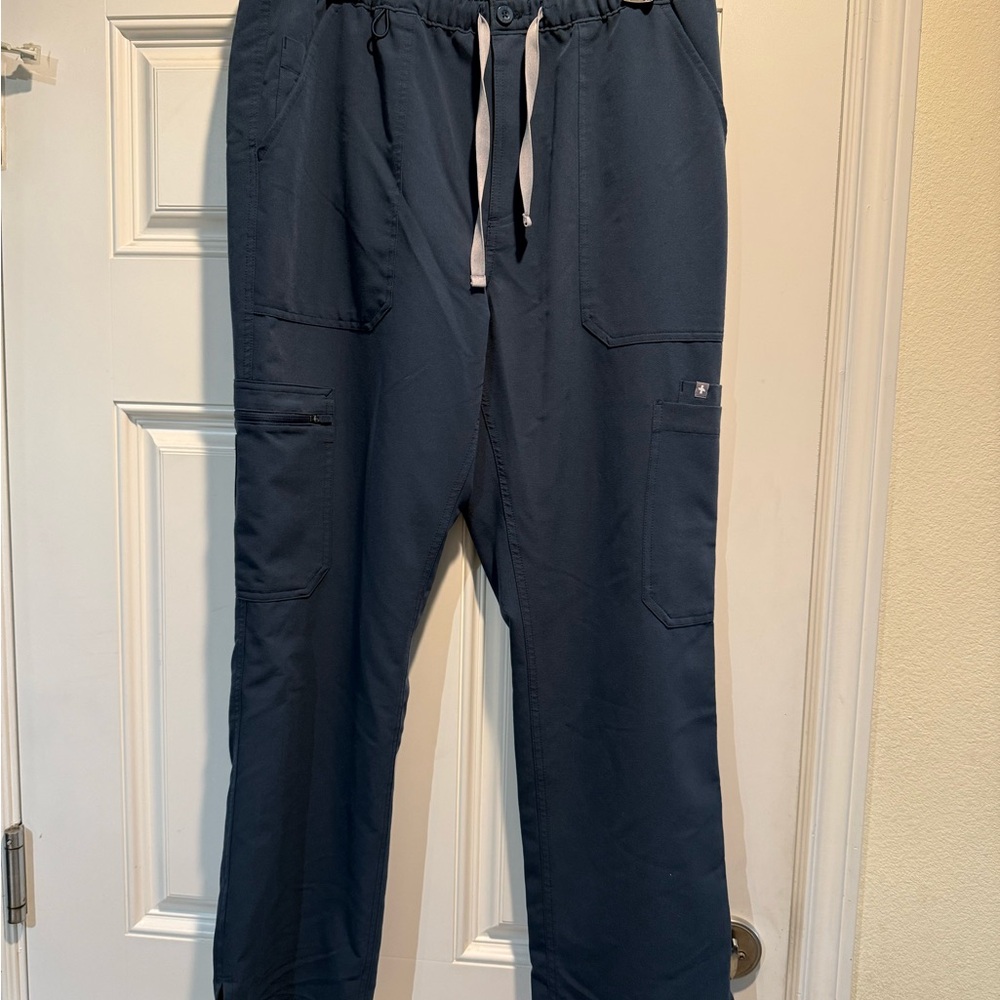 FIGS scrub bottoms size L